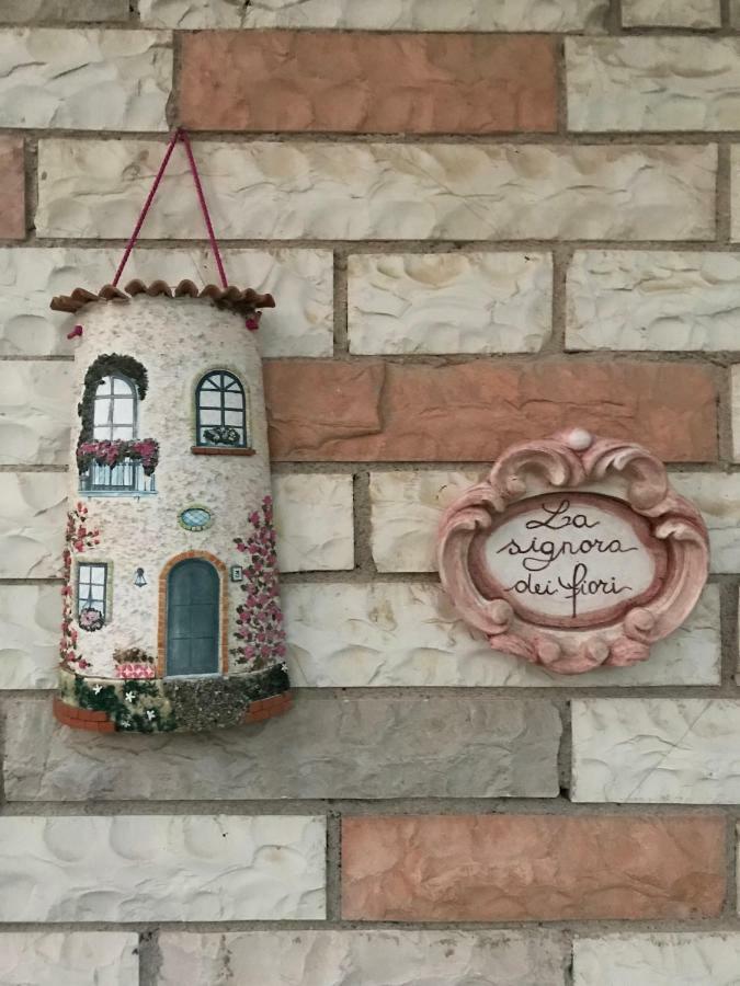 Apartamento La Signora Dei Fiori Gubbio Exterior foto
